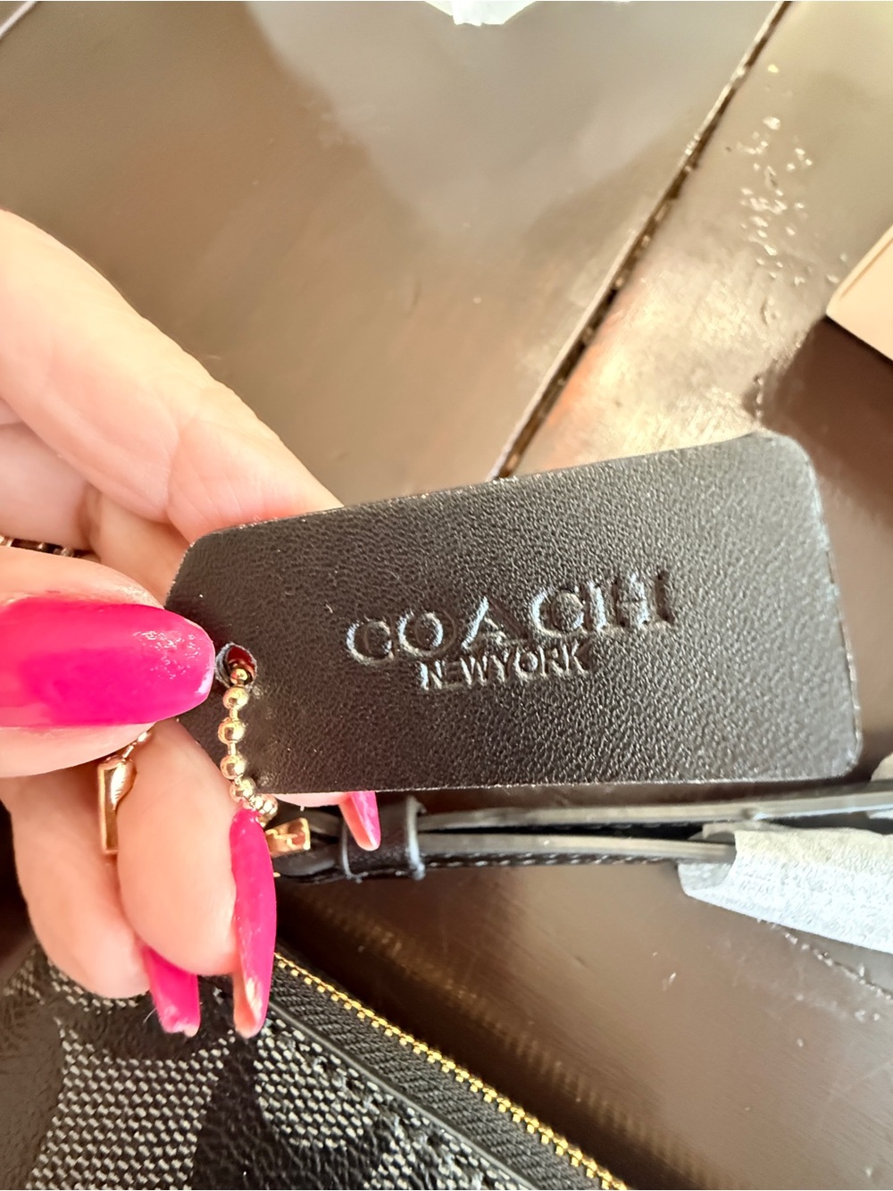 Coach NWT 3-Piece Gift Set
Mini Crossbody, Wristlet & Card
Holder/Keychain - Picture 5 of 16